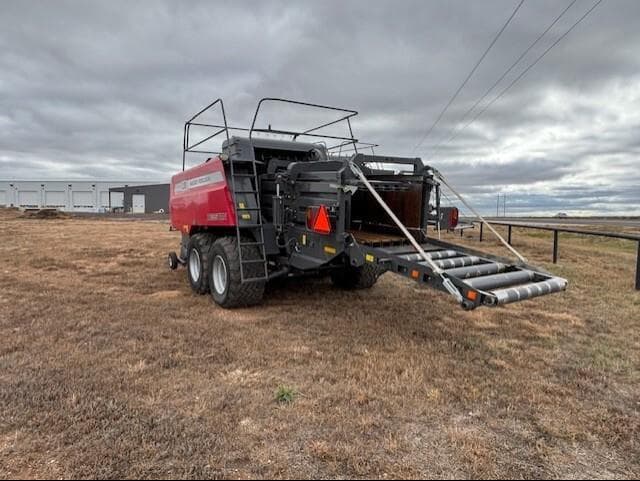 Image of Massey Ferguson LB2234XD equipment image 2