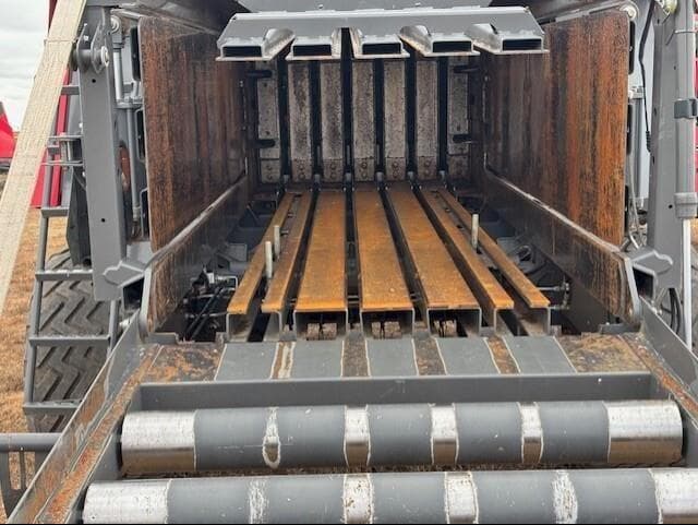 Image of Massey Ferguson LB2234XD equipment image 4