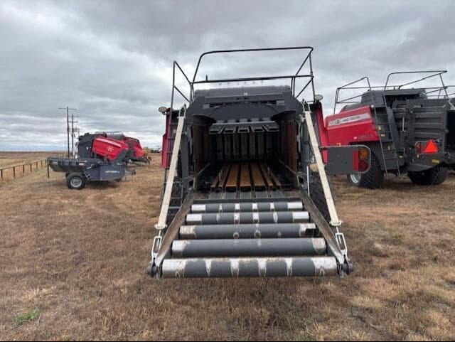 Image of Massey Ferguson LB2234XD equipment image 4