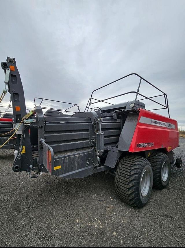 Image of Massey Ferguson LB2234XD equipment image 2