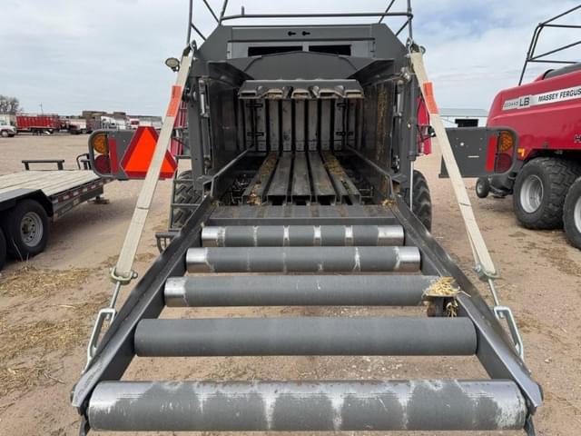 Image of Massey Ferguson LB2234XD equipment image 4