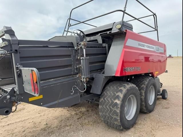 Image of Massey Ferguson LB2234XD equipment image 2