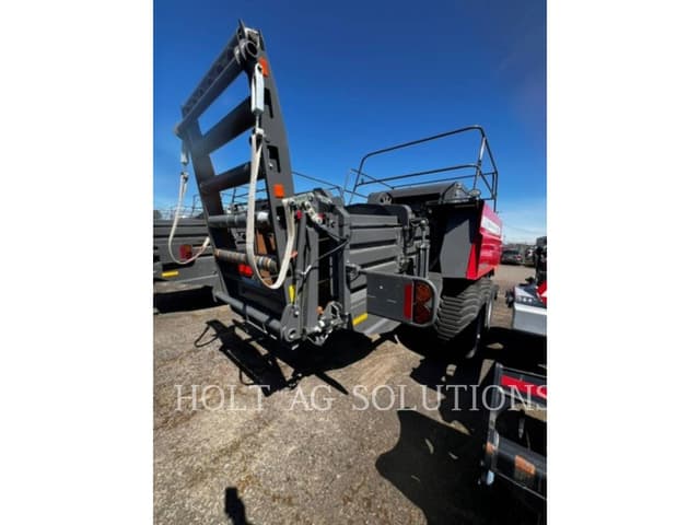 Image of Massey Ferguson LB2234XD equipment image 2