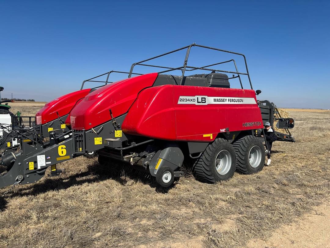 Image of Massey Ferguson LB2234XD Image 0