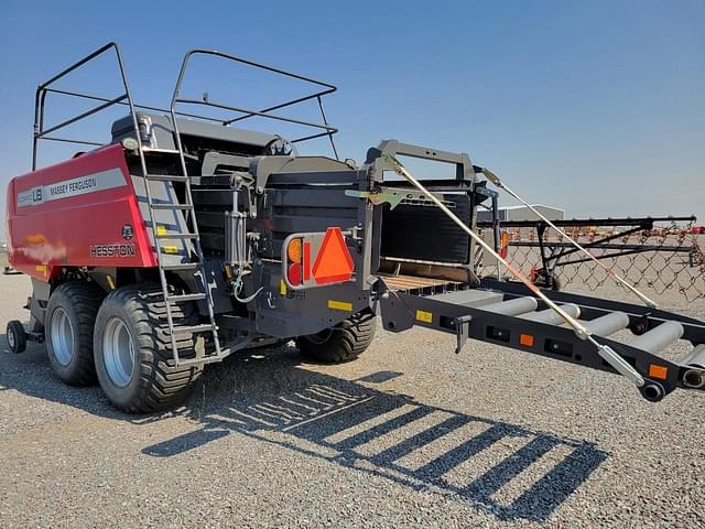 Image of Massey Ferguson LB2234XD equipment image 3