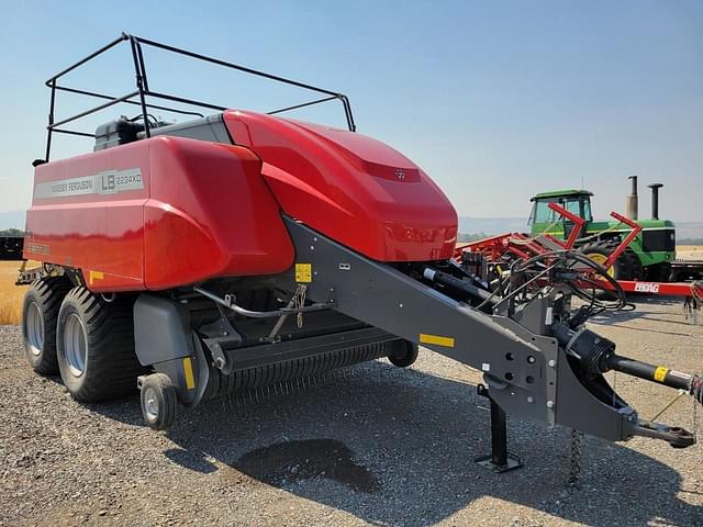 Image of Massey Ferguson LB2234XD equipment image 1