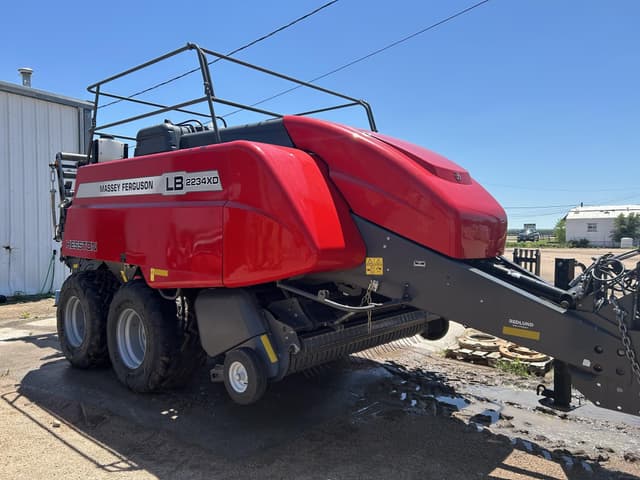 Image of Massey Ferguson LB2234XD equipment image 1