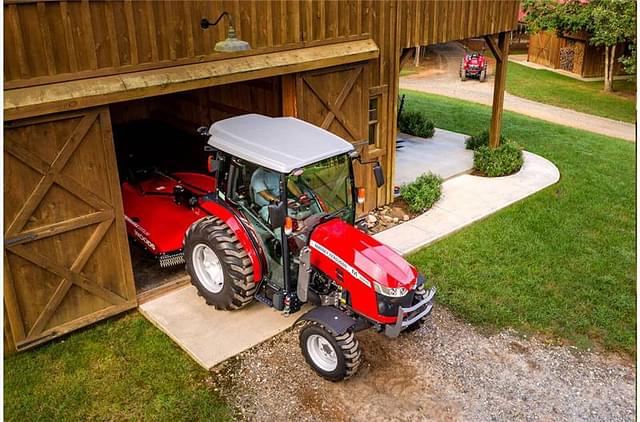 Image of Massey Ferguson 2850M equipment image 4