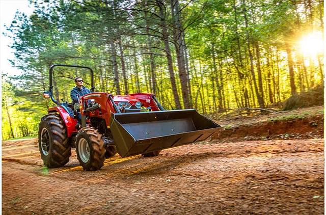 Image of Massey Ferguson 2850E equipment image 2