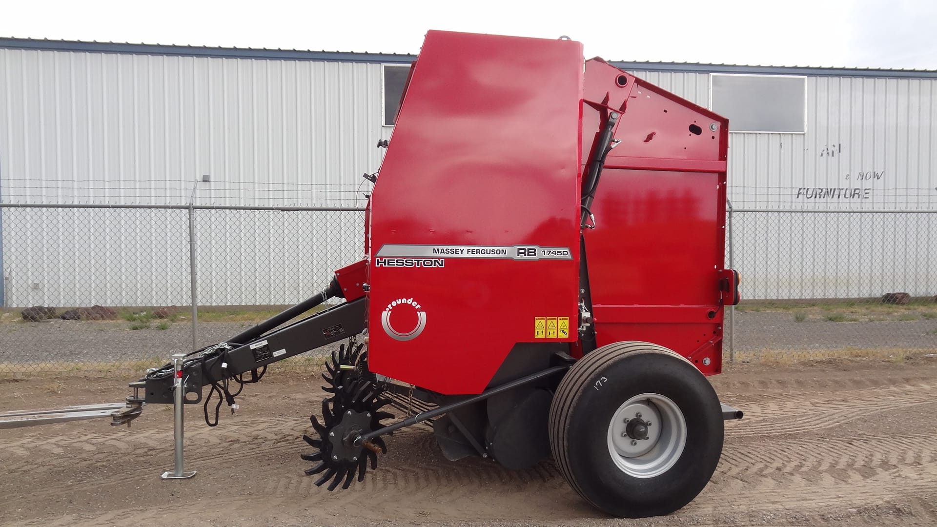 2023 Massey Ferguson 1745 Equipment Image0