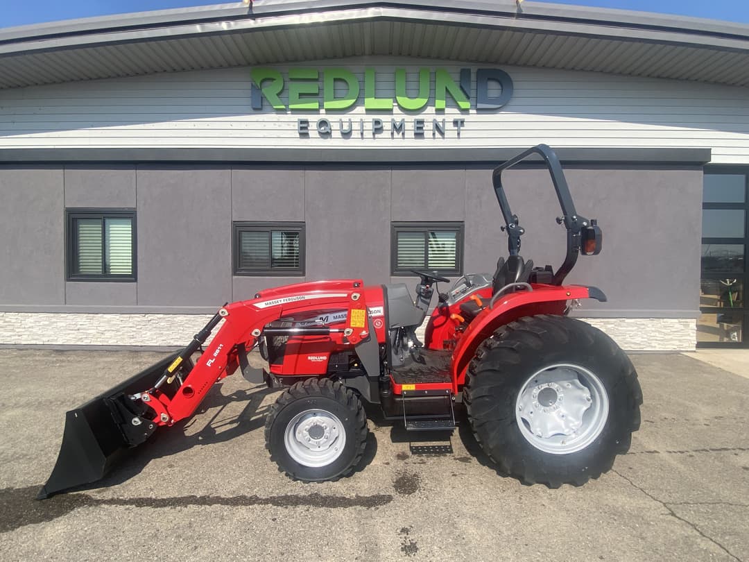 Image of Massey Ferguson 1835M Image 1