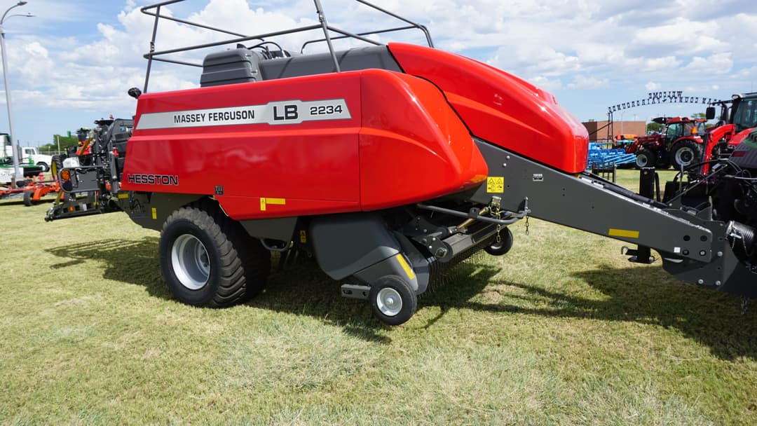 Image of Massey Ferguson LB2234 Primary image