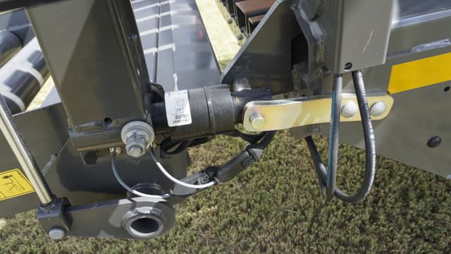 Image of Massey Ferguson LB2234 equipment image 3