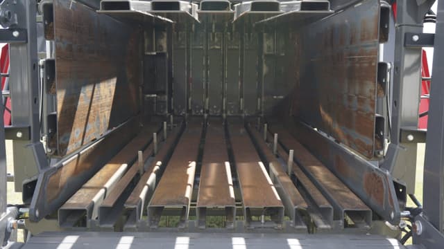 Image of Massey Ferguson LB2234 equipment image 4