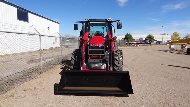 Image of Massey Ferguson 5711D equipment image 3