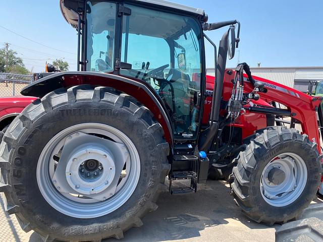 Image of Massey Ferguson 6713 equipment image 2