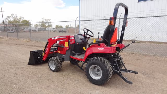 Image of Massey Ferguson GC1723E equipment image 2