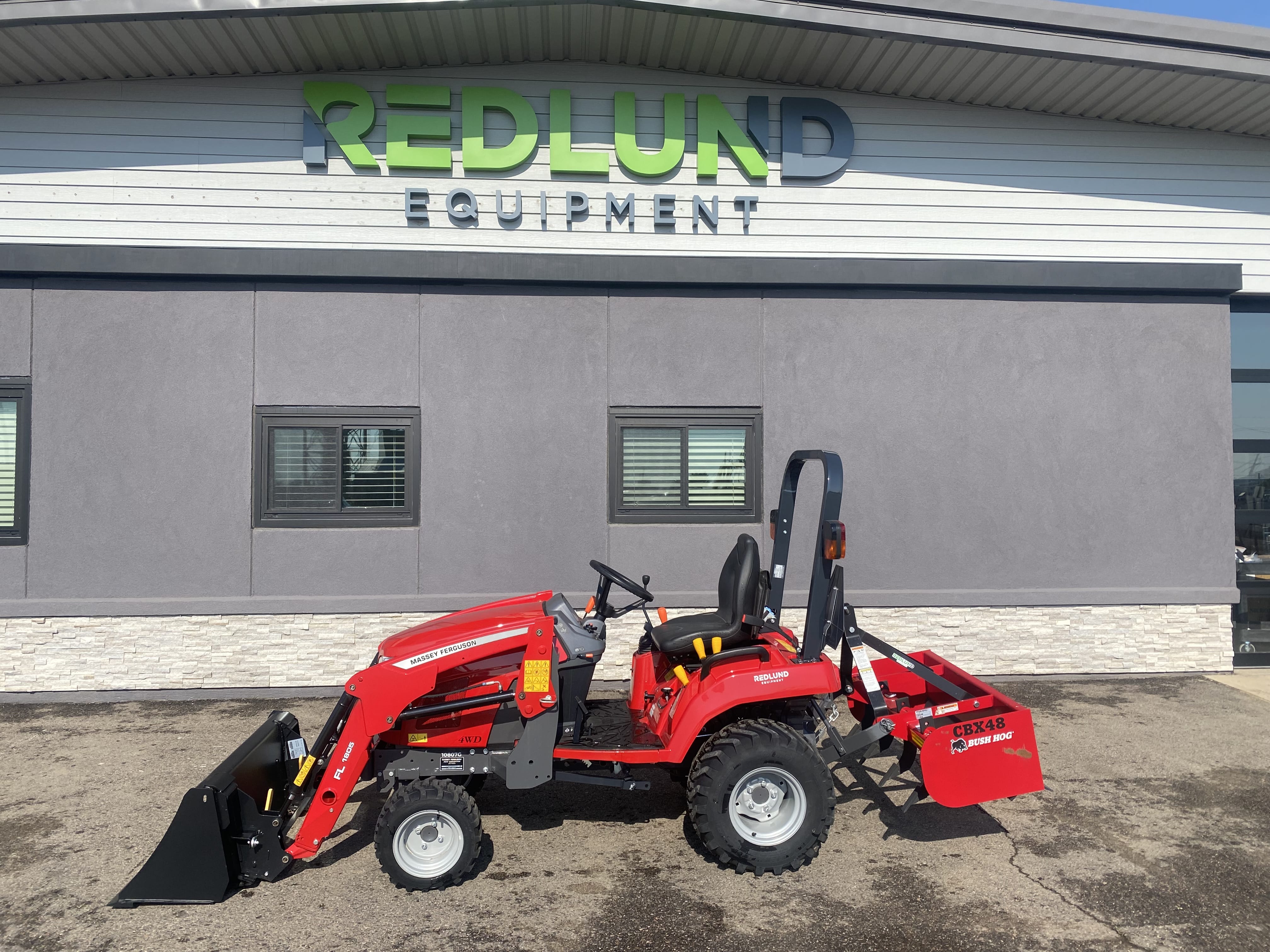 Main image Massey Ferguson GC1723E