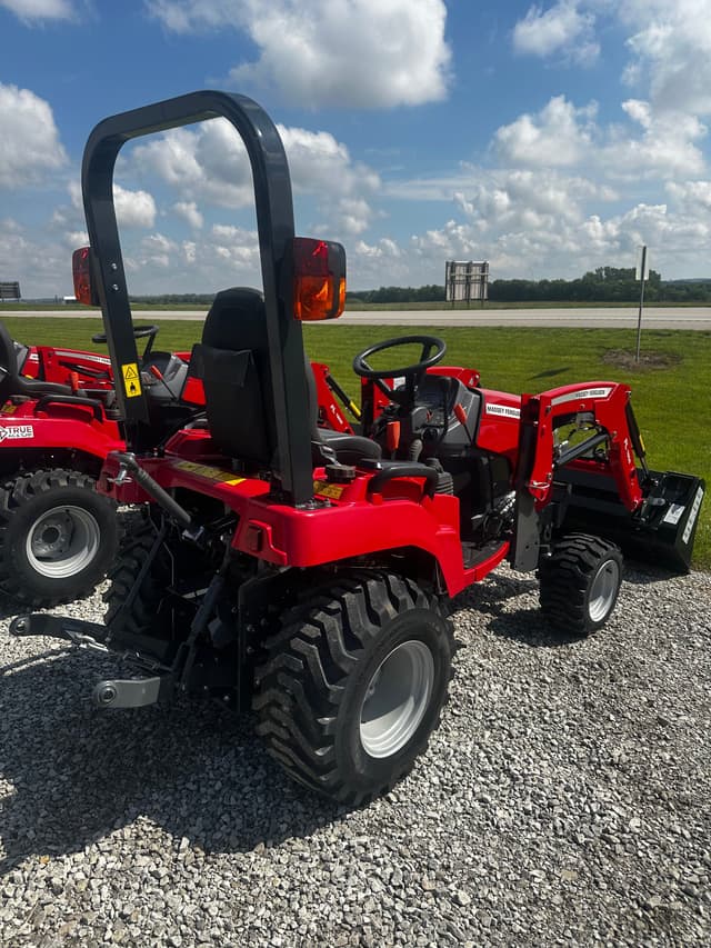 Image of Massey Ferguson GC1723E equipment image 2