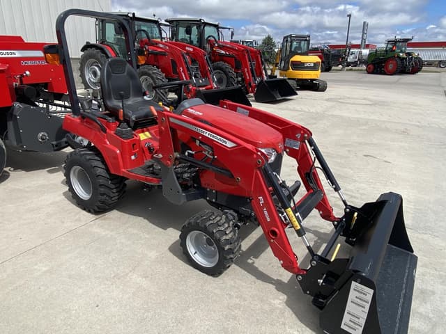 Image of Massey Ferguson GC1723E equipment image 1