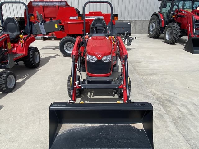 Image of Massey Ferguson GC1723E equipment image 3