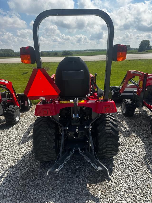 Image of Massey Ferguson GC1723E equipment image 3