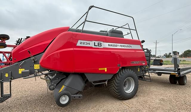 Image of Massey Ferguson LB2234 equipment image 1