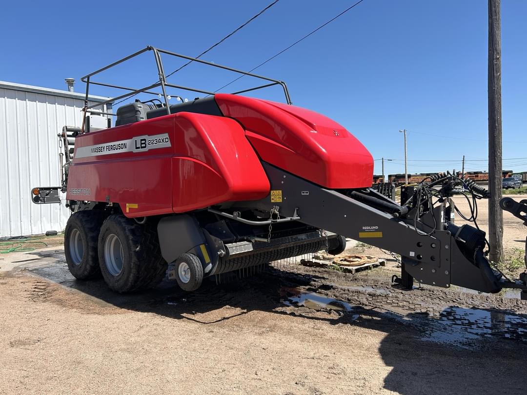 Image of Massey Ferguson LB2234XD Primary image