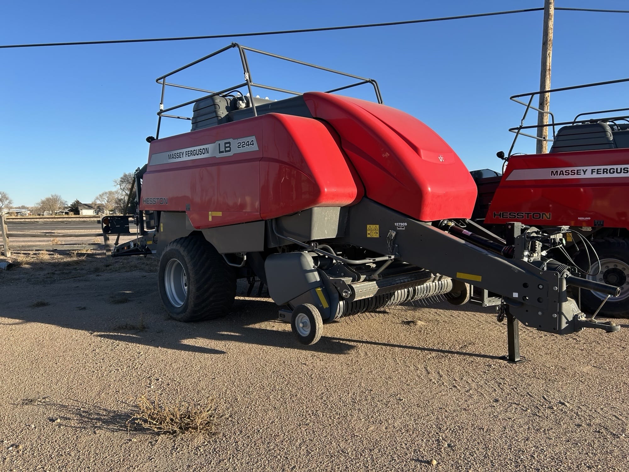 Main image Massey Ferguson LB2244