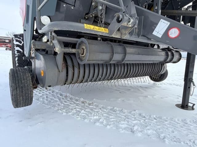 Image of Massey Ferguson RB4160V equipment image 2