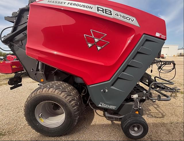 Image of Massey Ferguson RB4160V equipment image 4