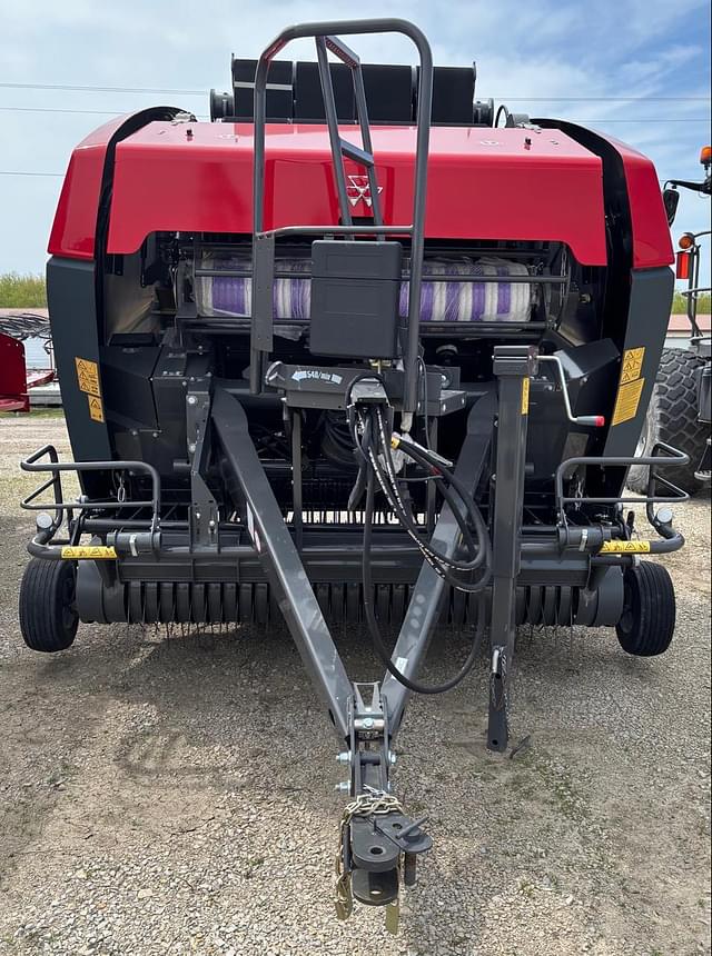 Image of Massey Ferguson RB4160V equipment image 2