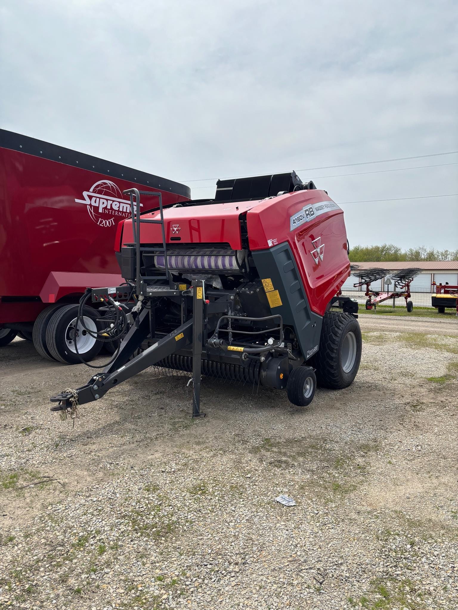Main image Massey Ferguson RB4160V