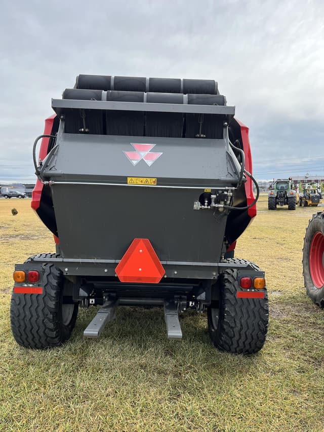 Image of Massey Ferguson RB4160V equipment image 2