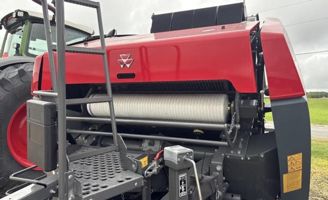 Image of Massey Ferguson RB4160V equipment image 4