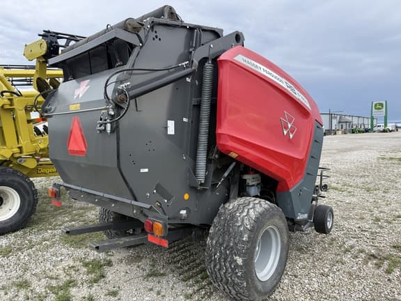 Image of Massey Ferguson RB4180V equipment image 1