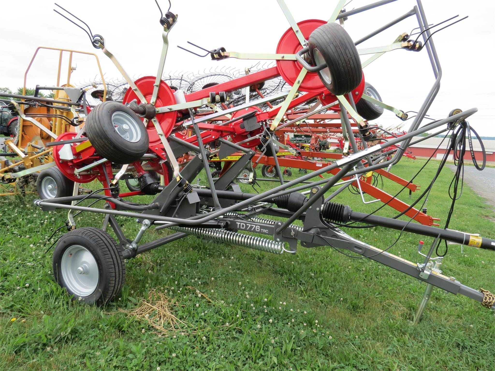 2023 Massey Ferguson TD776TRC Equipment Image0
