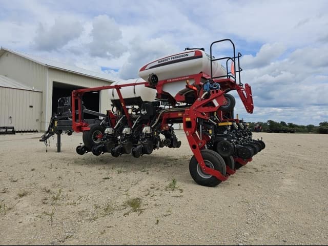 Image of Massey Ferguson VF1230 equipment image 2