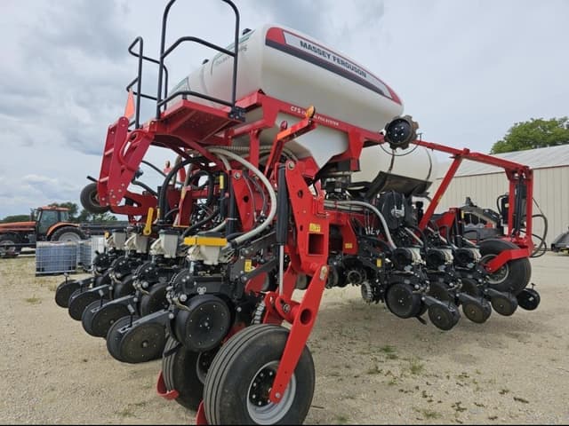 Image of Massey Ferguson VF1230 equipment image 4