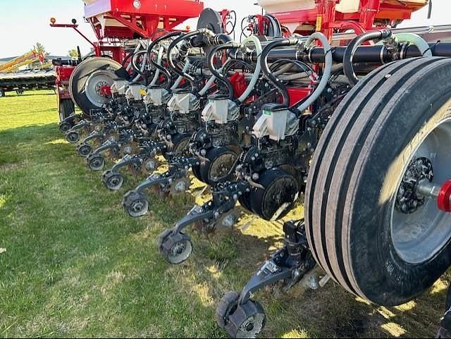 Image of Massey Ferguson VF2430 equipment image 4