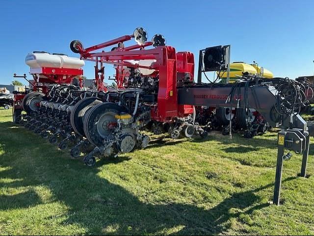 Image of Massey Ferguson VF2430 equipment image 3