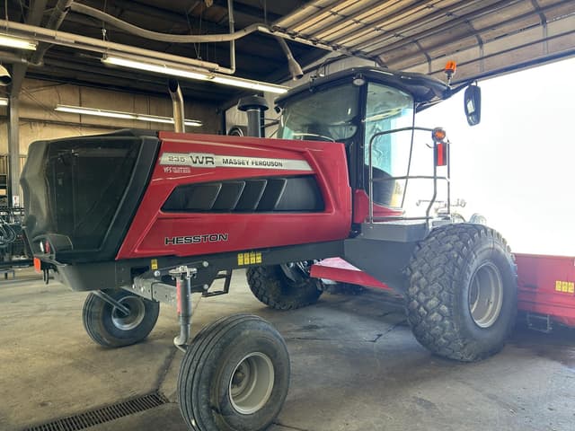 Image of Massey Ferguson WR235 equipment image 1