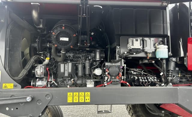 Image of Massey Ferguson WR235 equipment image 4