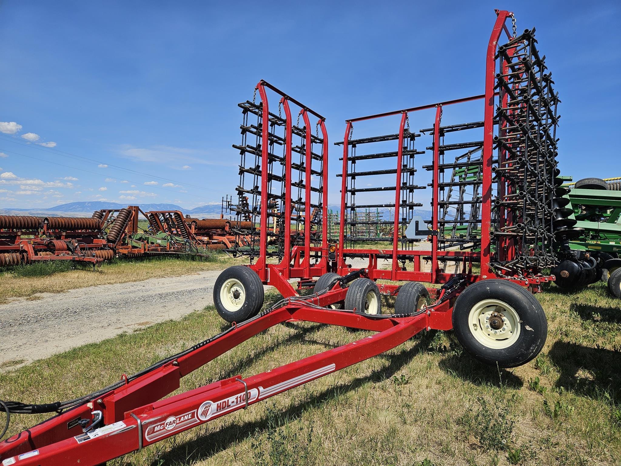 2023 McFarlane HDL-1124 Equipment Image0