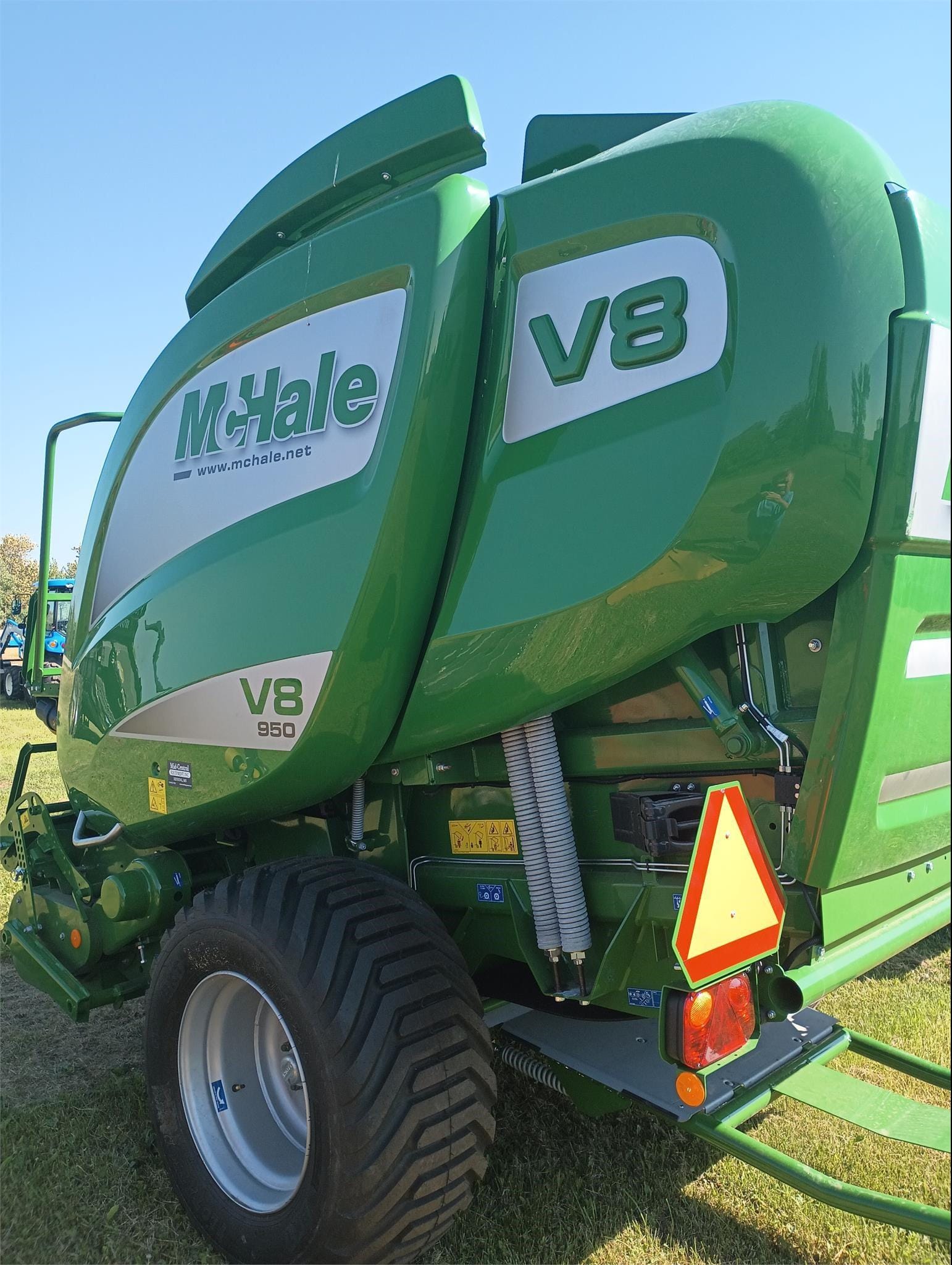 2023 McHale V8 950 Equipment Image0