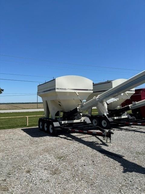 2023 Meridian 375RT Equipment Image0