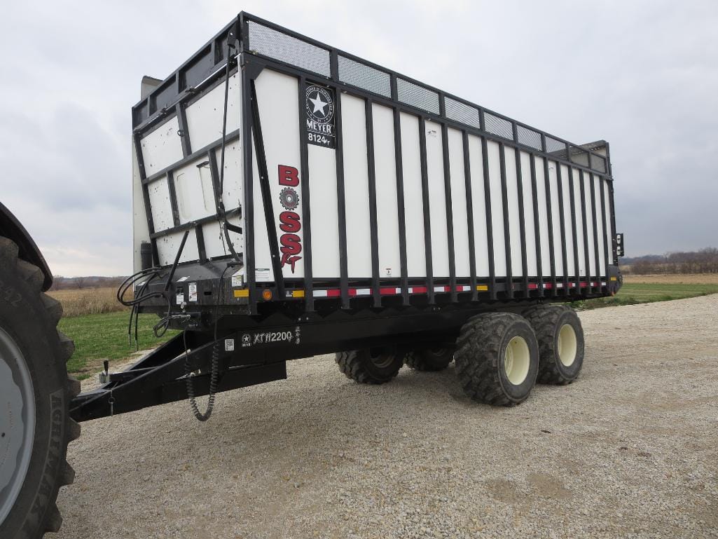 Main image Meyer 8124