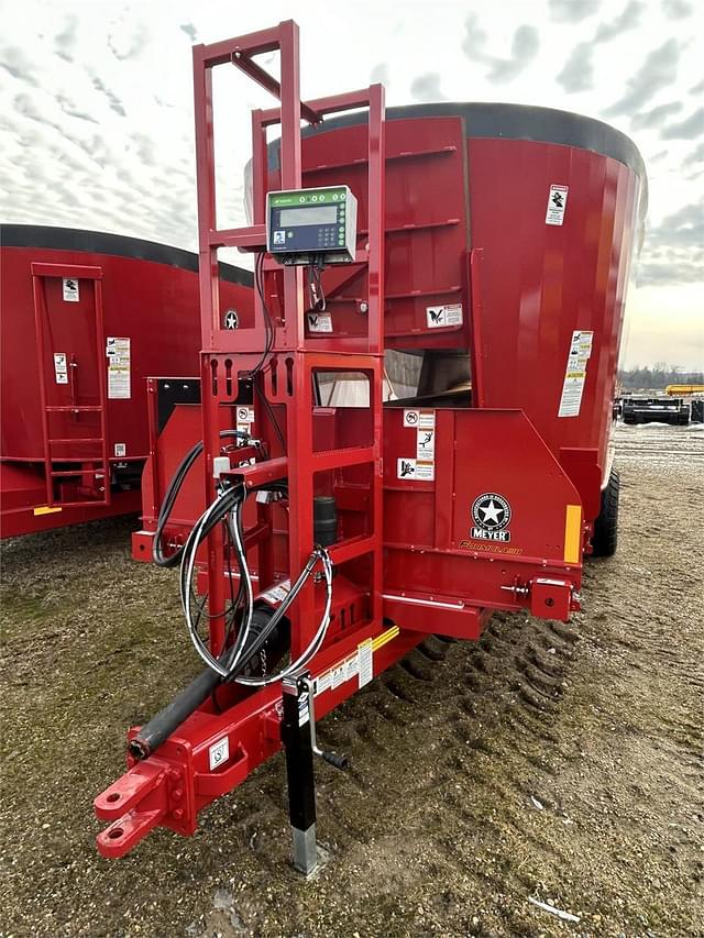 Image of Meyer F700 equipment image 2