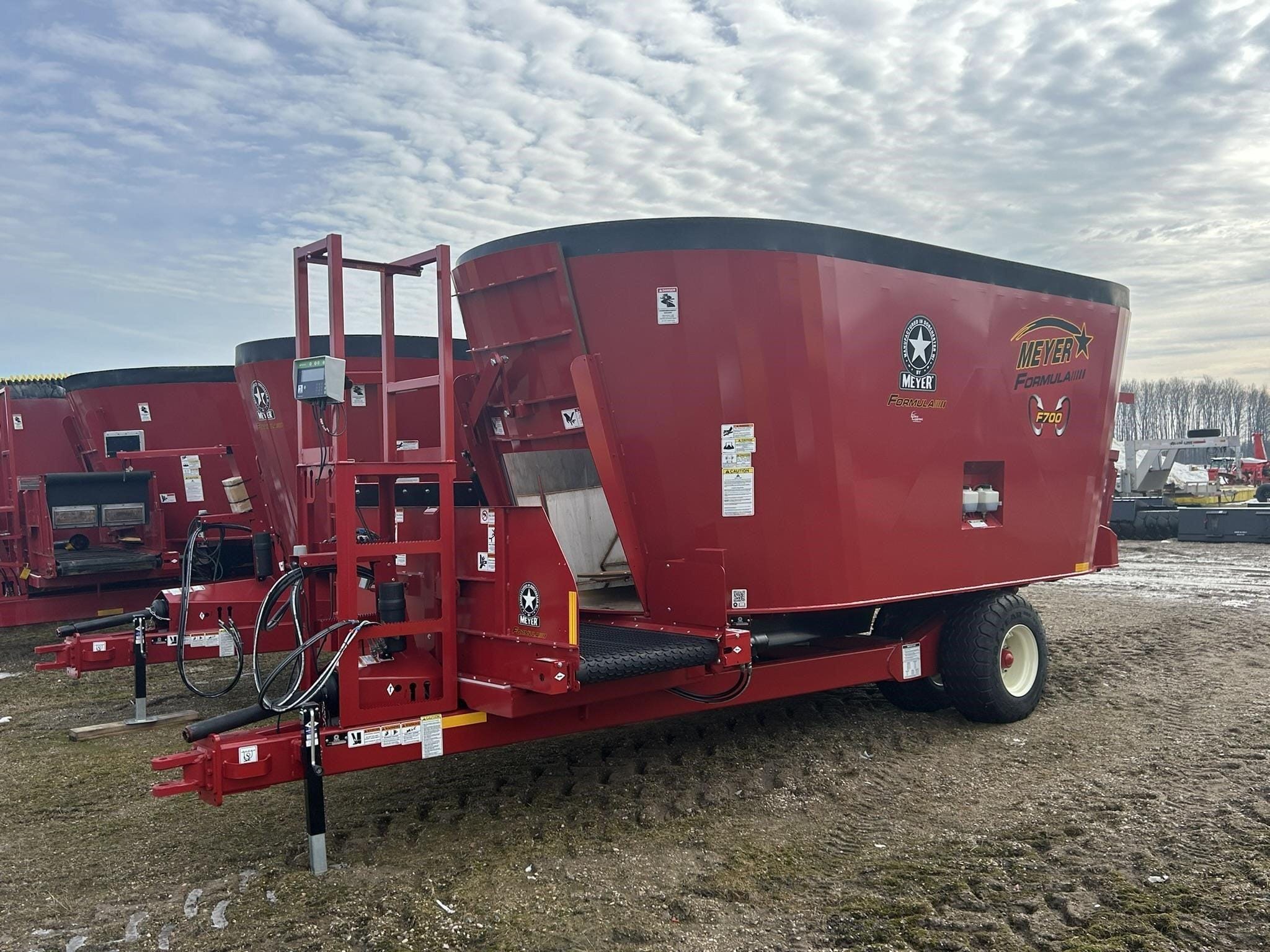 Main image Meyer F700