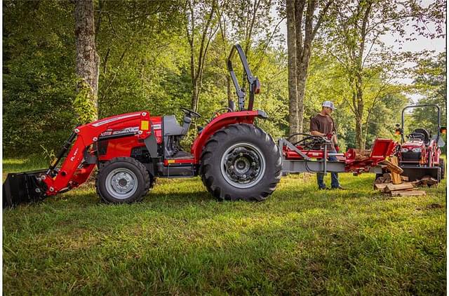 Image of Massey Ferguson 1840M equipment image 4